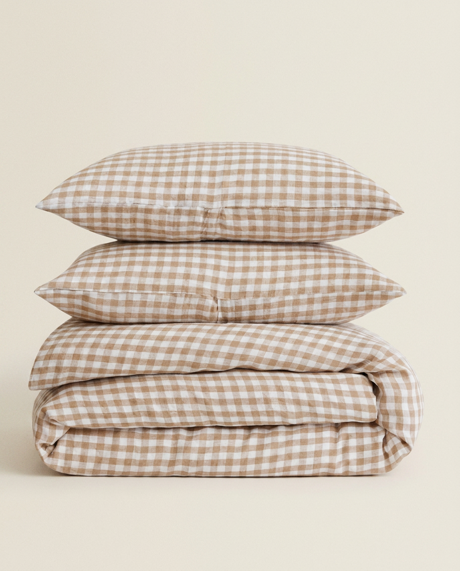 Folded Noisette studio stack